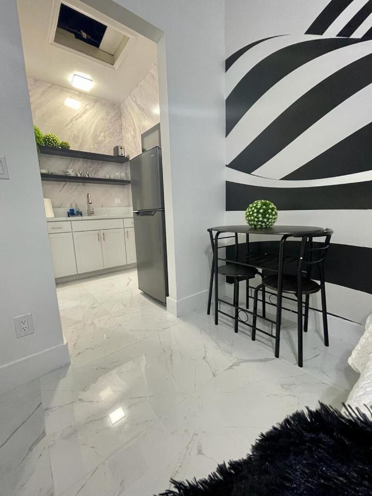 Cozy Studio, Prime Location, Remodeled, 1 Parking West Palm Beach Exterior foto